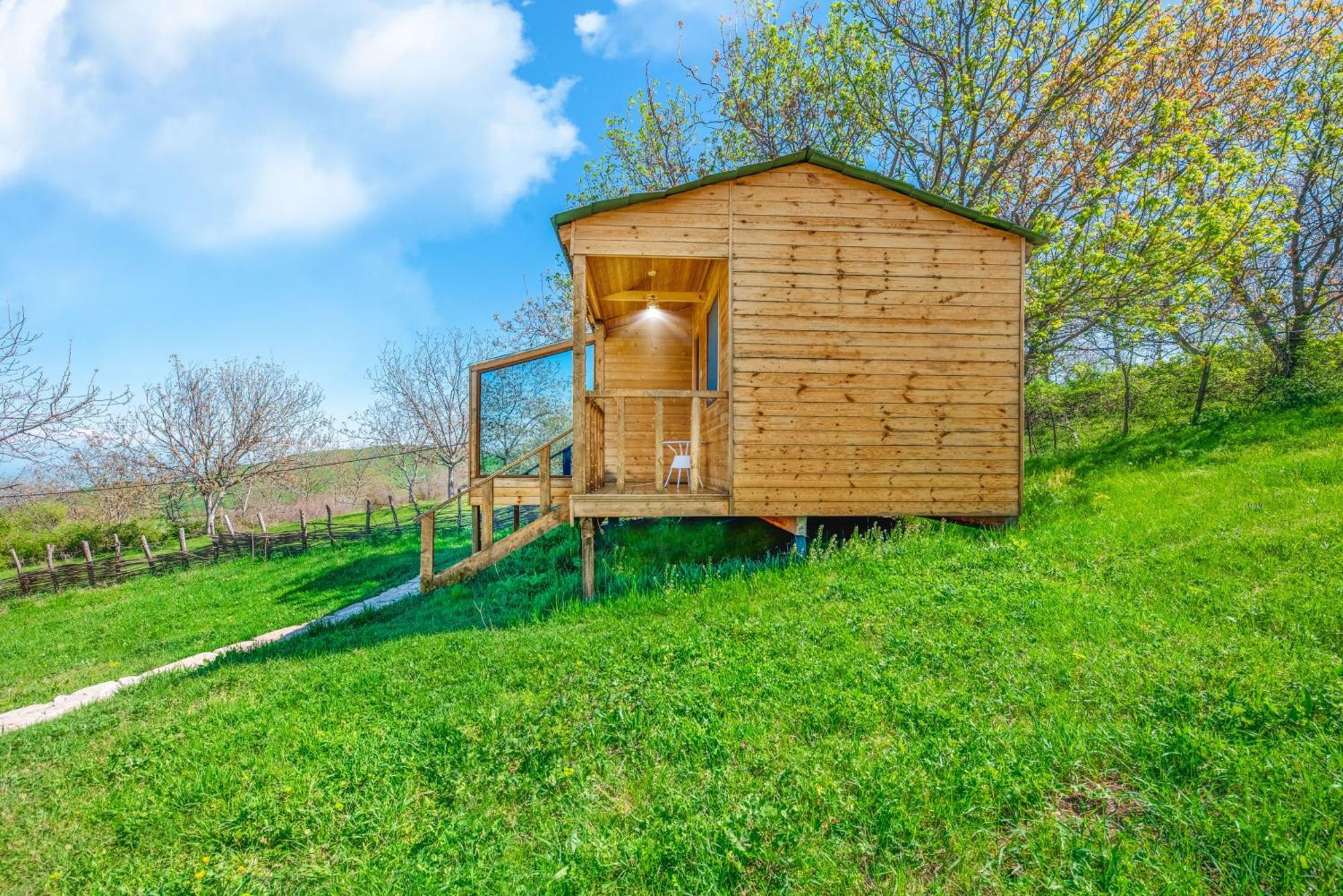 Villaggio Mirzaani Resort Siğnaği Dış mekan fotoğraf