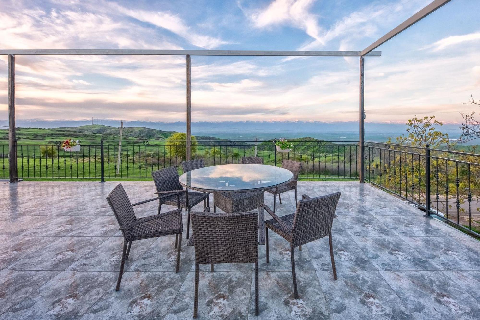 Villaggio Mirzaani Resort Siğnaği Dış mekan fotoğraf