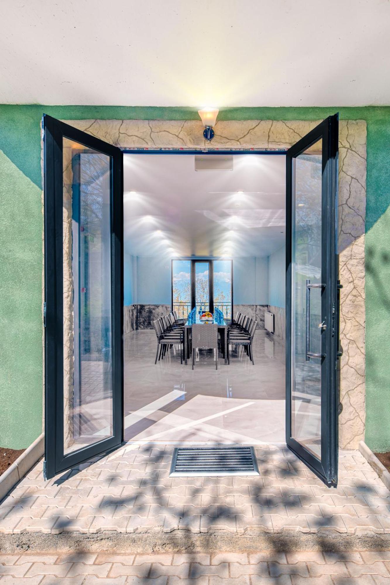 Villaggio Mirzaani Resort Siğnaği Dış mekan fotoğraf