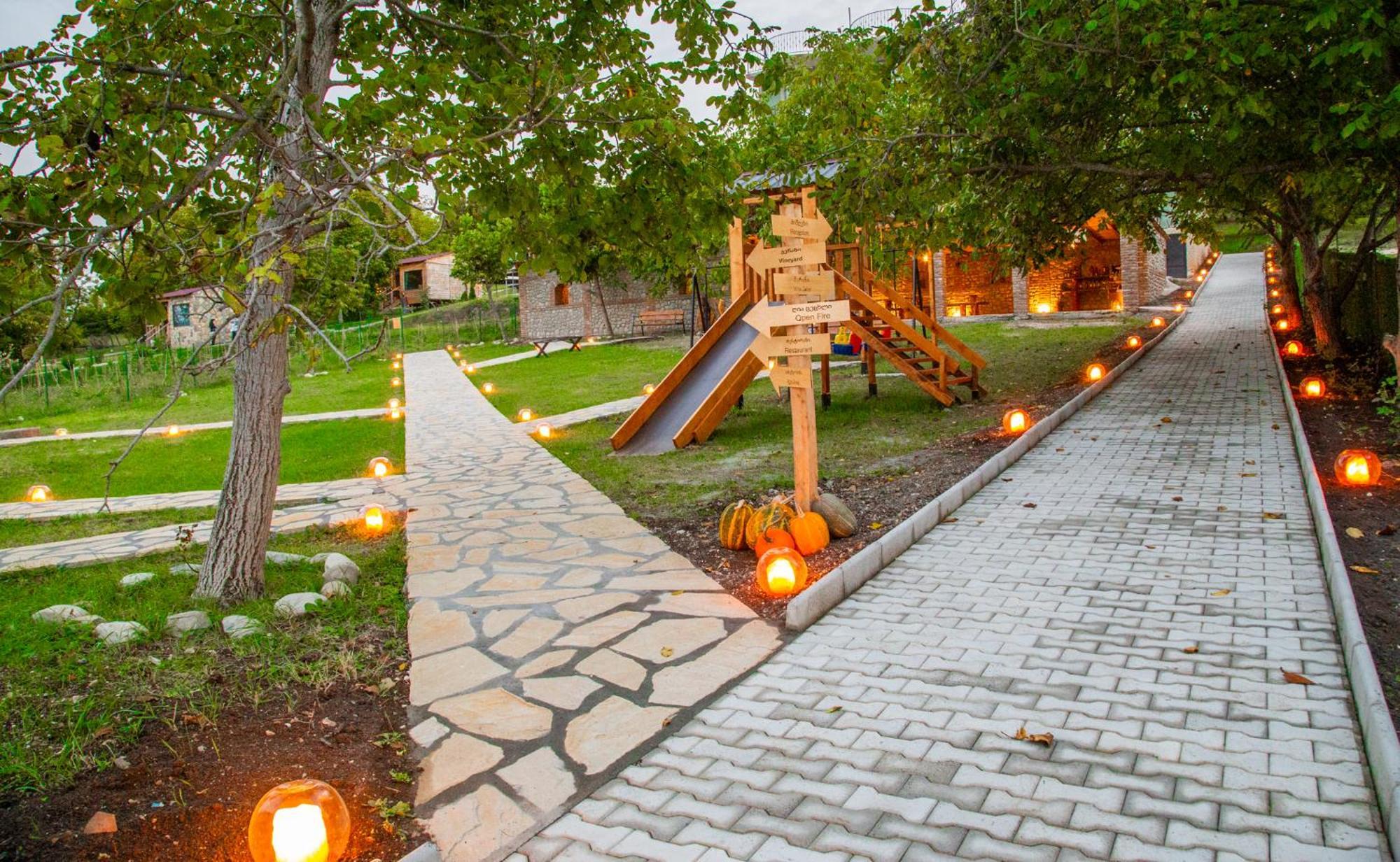 Villaggio Mirzaani Resort Siğnaği Dış mekan fotoğraf